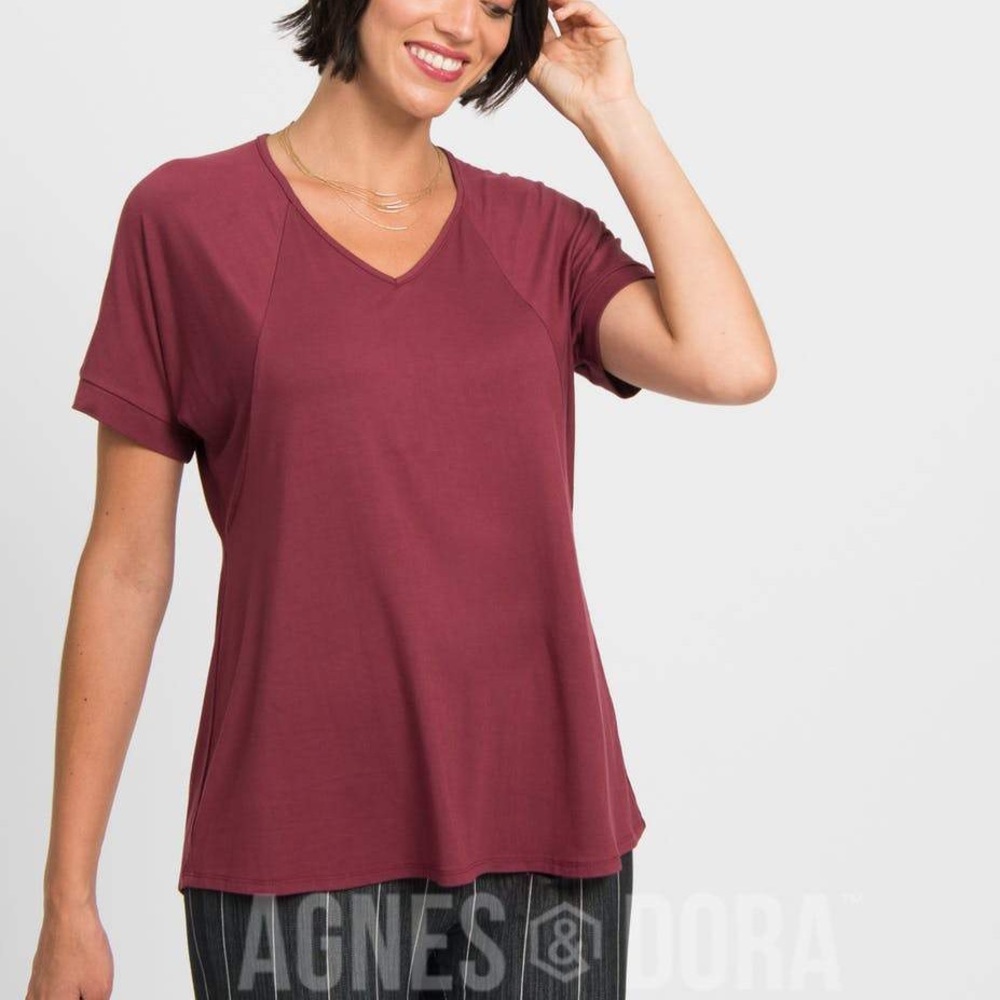 NWT Agnes & Dora Love Top V-Neck Black Cherry Soft Knit New With Tags